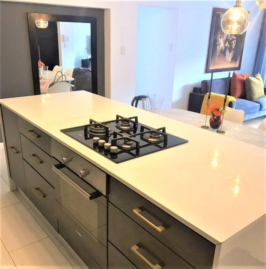 To Let 3 Bedroom Property for Rent in Sea Point Western Cape